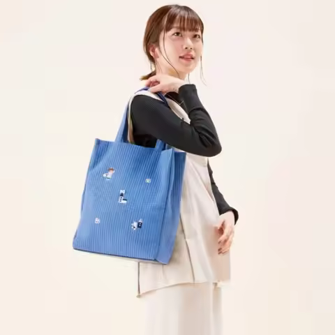 Familiar Cartoon Handbag Embroidered Bear Cartoon Student Crossbody Bag