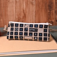 大容量三角筆袋  復古風鍵盤