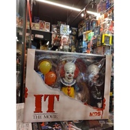 Mezco Designer Series IT (1990) - Deluxe Pennywise
