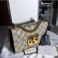 Gucci padlock small GG supreme bee