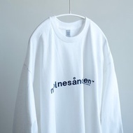 loose-fitting silhouette / long sleeve t-shirt / white / unisex