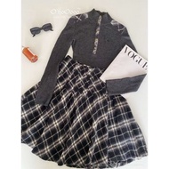 全新✨衣櫃深處收藏💗Burberry Blue Label 老錢風拼接經典格紋100%羊毛 深灰色排扣半高領毛衣 38