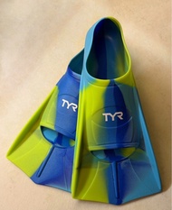TYR 游泳蛙鞋 9成新  (230-235mm) (35-36碼)