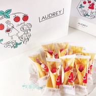 Japanese Gift Box AUDREY Strawberry Bouquet Cream Chocolate Biscuit Cake Cone Burrito Super Popular 