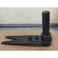 Porsche 911 / 930 Pair of Rear Suspension Spring Plate / Axle Struts - 911 333 009 05