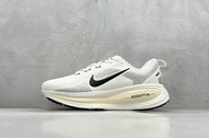 Nike ZoomX Invincible Run Flyknit 3 跑鞋