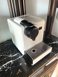 Delonghi Nespresso Coffee Machine 咖啡機 (white 白色）