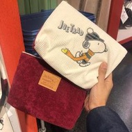 ☆Juicy☆日本 SNOOPY 史奴比 大阪環球影城 刺繡 化妝包 收納袋 手拿包 筆袋 萬用包 小物包 3125