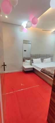  30 m² dengan 4 bilik tidur dan 5 bilik mandi peribadi di Mathura (Kasturi Dham dholi pyau malipada 