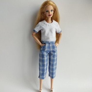 數碼 芭比娃娃的 PDF 縫紉圖案。