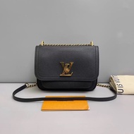 LV路易威登Lockme Chain黑金荔枝紋包