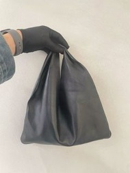 特價現貨The Row 小號 Bindle 袈裟包
