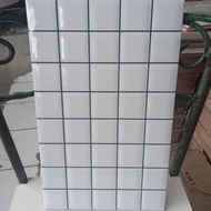 New KERAMIK 25X40 BATA PUTIH ATAU MOTIF BEVEL PUTIH ATAU KERAMIK 5X5 ATAU KERAMIK 10X10 5cm Berkuali