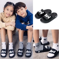 รองเท้าแตะ ของเด็ก ARI KIDS SLIDE SANDALS - BLACK/WHITE ของแท้