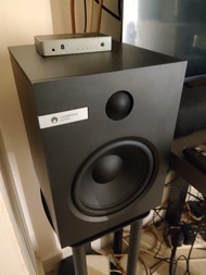 平放Cambridge Audio EVO S書架喇叭