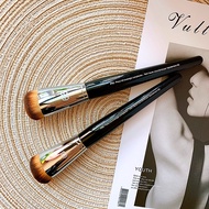 Sephora's new #66 drop-shaped foundation brush without trace makeup makeup brush