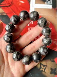 男女可配戴特殊珊瑚玉黑灰色水母花手串