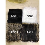 Furry carpet for fingernails/feet.