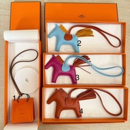 全新 Hermes Rodeo PM (愛馬仕小馬 / 橙袋掛飾)