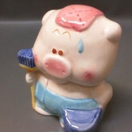 清潔豬造型陶瓷存錢筒9.5cm  買一送一  再送蛋糕存錢筒！