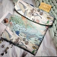 袋物系列-日本設計師布海洋旅程童話鯨魚與貓iPad Air平板套11吋