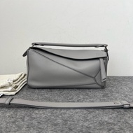 LOEWE/羅意威幾何包Puzzle灰色小號