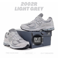 100% BNIB Sepatu Sneakers OLahraga Pria-New-Balance-2002 R 2002R SUede Grey Size 39 - 44 Free Ksod K