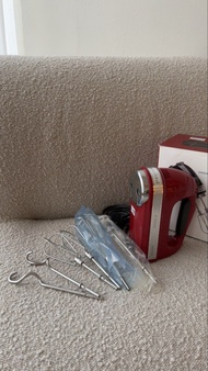 【近全新】KitchenAid 9速手持攪拌機（帝王紅）附完整配件與原廠盒 [Like New] KitchenAid 9-Speed Hand Mixer (Empire Red) w/ Full 
