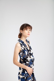 QueenCows เสื้อให้นม ชุดให้นม : Teri Printed Wrap Dress (Navy)