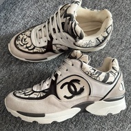 Chanel香奈兒黑白塗鴉休閒鞋 36碼