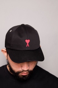 Ami Paris Cap