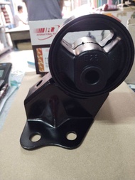 ยางแท่นเกียร์ พร้อมขา 11320-VX200 RR. นิสสัน เออร์แวน NISSAN URVAN E25. ราคา  950 บาท