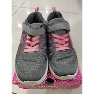 (USED) KIDS Sports shoes Size 1