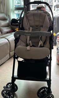 Combi 嬰兒手推車