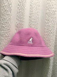 ［Kangol］粉紫色漁夫帽