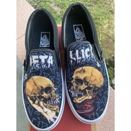 Kasut Vans Metallica slip-on
