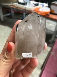 trụ thạch anh khói mài bóng trang trí nhà cửa năng lượng cao65cm nặng190gram(9225)