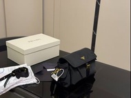 Prada 尼龍系列 Explore 郵差包