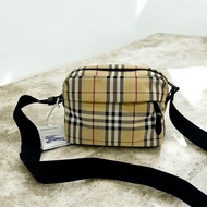 莉亞精品♡ Burberry 格紋相機包 二手