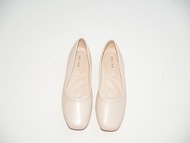 รองเท้าเเฟชั่นผู้หญิงเเบบคัชชูส้นเตี้ย No. 44-11 NE&NA Collection Shoes