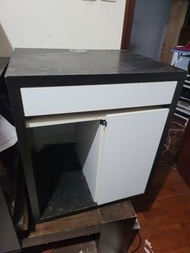 Computer cabinet desk with keyboard storing drawer