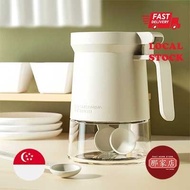 Flip Open Condiment Jar Spices Seasoning Bottle Herbs Salt Sugar Storage Glass Container