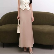 Chân váy lụa dài La Boutique cạp trễ hai lớp size L