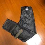 （Size 32w版稍大 ) 地藏小王超帥刺鏽低腰黑牛仔褲(3M33-1)