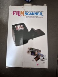 菲林底片掃瞄器 - 2.4 LCD Digital 35mm Portable Film Scanner&Film Converter Photo Scanner