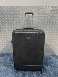 二手系列： Polo Club 大容量30 吋可擴展行李箱 + 4 全新輪子； Polo Club 30 inch expandable luggage + all new wheels 78 x 5