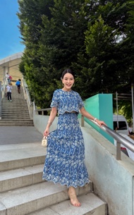 LAYLA ชุดเซตผ้ายีนส์ปักลายเชิงสวบๆ จับเสื้อลูกไม้เสื้อครอปแมทกับกระโปรงเอวสูงยาว ฉลุลายสวยปักแน่นๆ เ