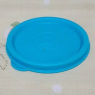 Close Giant Tumbler Tupperware