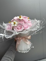 現貨❣️❣️❣️畢業花束 情人節花束 生日情侶花束 25朵肥皂花加配花 乾花 幼稚園畢業花束 母親節花束  滿天星花束 led燈 永生花 乾花 情人節禮物 520花束 勿忘我 聖誕節花束 聖誕節禮物 