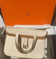 💓🎠Hermes Halzan 25 奶油白Nata 內拼餅乾色 銀扣